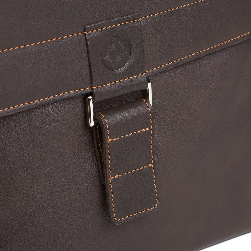Tasche Granada G in Mocca – Detailansicht